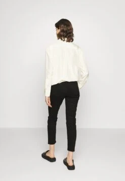 Marc O'Polo LULEA - Stoffhose - Black 10 Marc O'Polo LULEA - Stoffhose - Black -Marc OPolo Geschaft 018c7243047740f7a3405a7c8aa87fe2