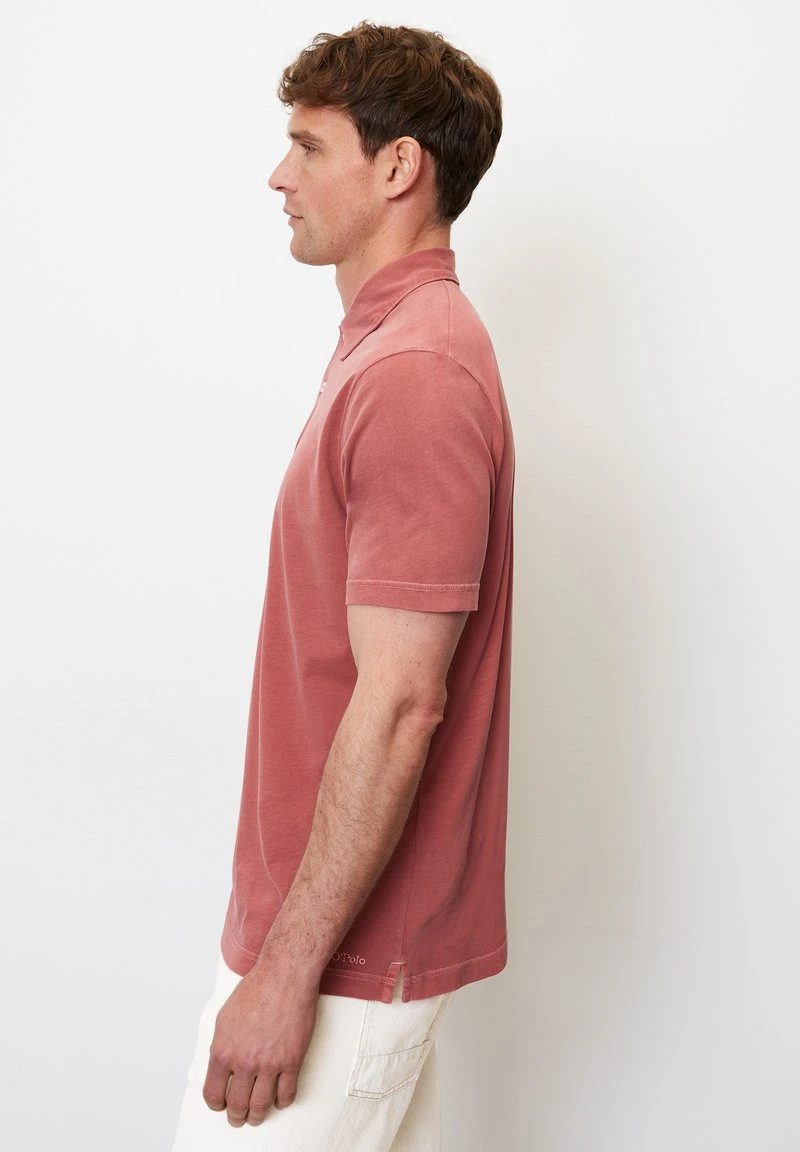 Marc O'Polo SHORT SLEEVE LOGO ARTWORK AT CHEST STRAIGHT - Poloshirt - Tall Poppy 6 Marc O'Polo SHORT SLEEVE LOGO ARTWORK AT CHEST STRAIGHT - Poloshirt - Tall Poppy – Bild 4