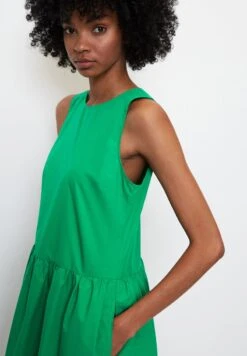 Marc O'Polo SLEEVELESS VOLUMINOUS FIT - Freizeitkleid - Vivid Green -Marc OPolo Geschaft 126d6fbdeddf4254a48b2c17fbcd44db