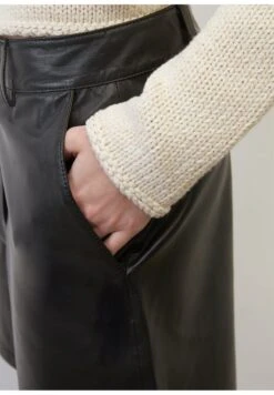 Marc O'Polo HIGH WAIST AUS SUPERSOFTEM - Lederhose - Black 11 Marc O'Polo HIGH WAIST AUS SUPERSOFTEM - Lederhose - Black -Marc OPolo Geschaft 16ce4c4175f24e2e9b6cbcad42ff9124