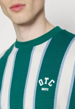 Marc O'Polo DENIM SHORT SLEEVE VERTICAL EMBROIDERY - T-Shirt Print - Multi/green 13 Marc O'Polo DENIM SHORT SLEEVE VERTICAL EMBROIDERY - T-Shirt Print - Multi/green -Marc OPolo Geschaft 17f4582780e94b8fb417ee521be2be67