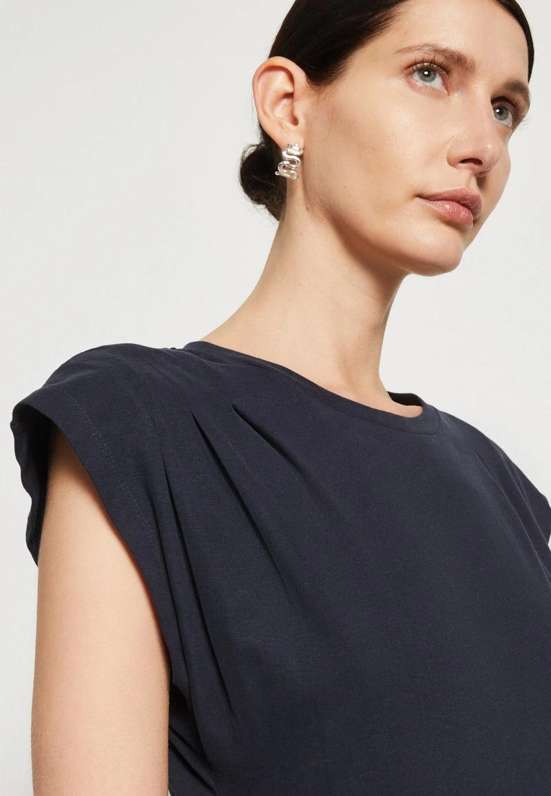 Marc O'Polo DRESS SHORT SLEEVE ROUND NECK SOLID - Etuikleid - Deep Blue Sea 8 Marc O'Polo DRESS SHORT SLEEVE ROUND NECK SOLID - Etuikleid - Deep Blue Sea – Bild 6