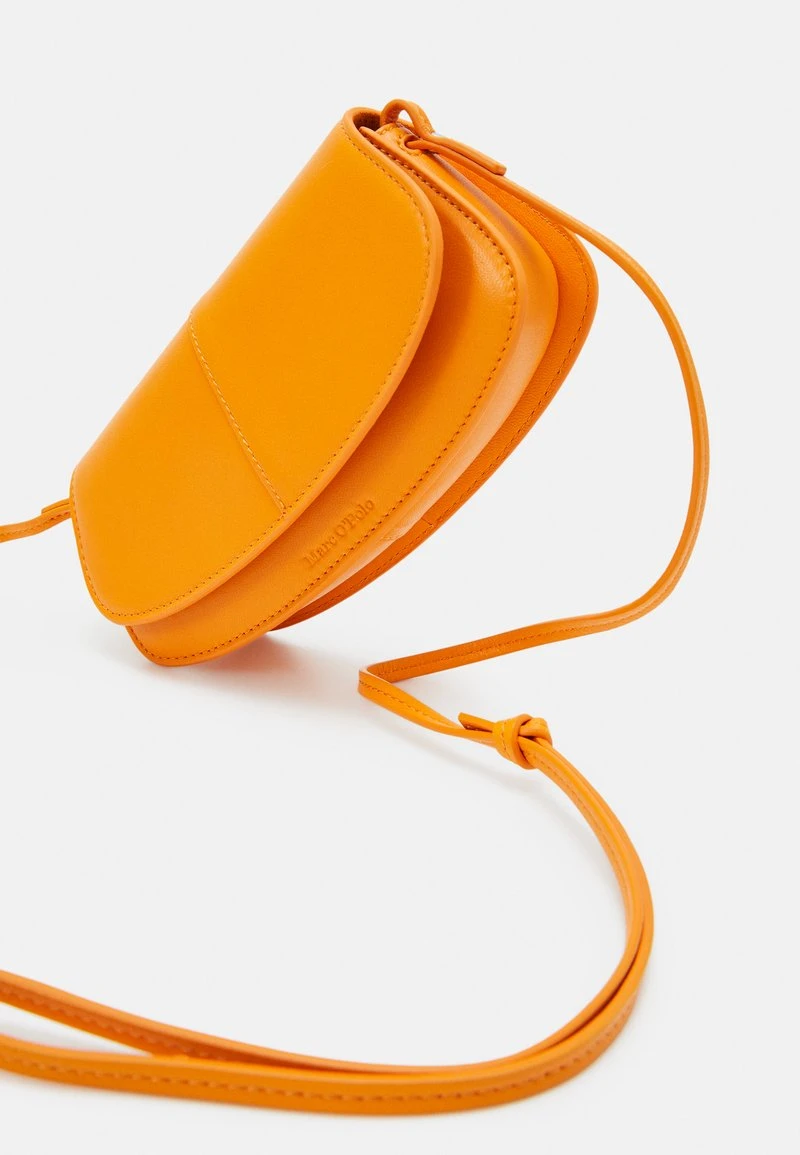 Marc O'Polo TALVA - Umhängetasche - Faded Marigold 6 Marc O'Polo TALVA - Umhängetasche - Faded Marigold – Bild 4