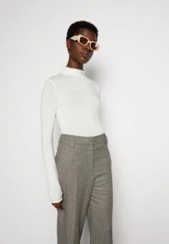 Marc O'Polo PANTS STRAIGHT LEG HIGH RISE CROPPED LENGTH - Stoffhose - Multi 11 Marc O'Polo PANTS STRAIGHT LEG HIGH RISE CROPPED LENGTH - Stoffhose - Multi -Marc OPolo Geschaft 257045c9684645ceb66ec23d13764867