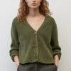 Marc O'Polo V-NECK-CARDIGAN CROPPED AUS HEAVY-WEIGHT-ORG - Strickjacke - Wild Olive -Marc OPolo Geschaft 2712249dd1ee44bd8520d16ffbe14e05