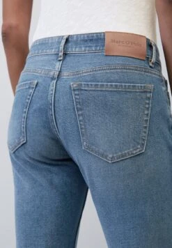 Marc O'Polo MODELL ALBY AUS BIO-STRETCH-MIX - Jeans Slim Fit - Dark Blue Wash -Marc OPolo Geschaft 2a081a3ed6fb4200a4348f4bf5be51b5