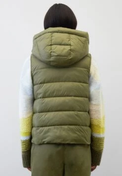 Marc O'Polo REGULAR MIT RECYCELTEN MAT - Weste - Wild Olive -Marc OPolo Geschaft 2c055cf63a8f4a4284328308916f549b