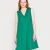 Marc O'Polo DRESS A SHAPE V NECKLINE SLEEVELESS - Freizeitkleid - Preppy Green -Marc OPolo Geschaft 3448a233c8ab4280841582e6cdd4688a