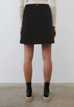 Marc O'Polo SKIRT EASY SHAPE WITH CUTLINE PLEAT DETAIL, SHORT LENGTH - A-Linien-Rock - Black -Marc OPolo Geschaft 42d20c2139af4fe286aece3a18338536