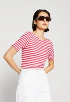 Marc O'Polo SHORT SLEEVE BOAT NECK - T-Shirt Print - Multi/dahlia Pink 11 Marc O'Polo SHORT SLEEVE BOAT NECK - T-Shirt Print - Multi/dahlia Pink -Marc OPolo Geschaft 4abded1cc41f4141aa9d5206aa328c59