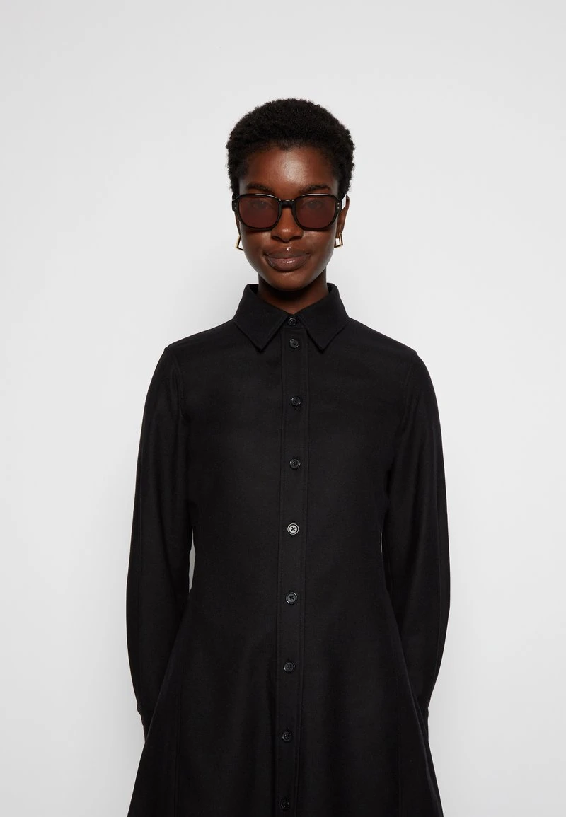 Marc O'Polo DRESS FEMININ SILHOUETTE SHIRT STYLE CUT LINES - Blusenkleid - Black 6 Marc O'Polo DRESS FEMININ SILHOUETTE SHIRT STYLE CUT LINES - Blusenkleid - Black – Bild 4