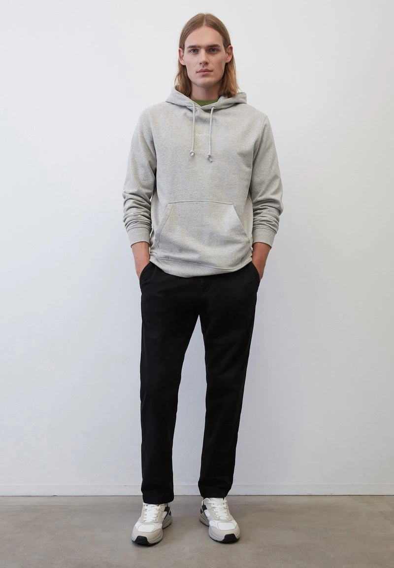 Marc O'Polo KAPUZEN- REGULAR AUS REINER BIO - Kapuzenpullover - Silver Gray Melange 4 Marc O'Polo KAPUZEN- REGULAR AUS REINER BIO - Kapuzenpullover - Silver Gray Melange – Bild 2