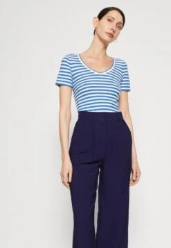 Marc O'Polo SHORT SLEEVE V NECK - T-Shirt Print - Multi/summer Sky -Marc OPolo Geschaft 5d2a25967d2343949fe7d58cfbd2739f