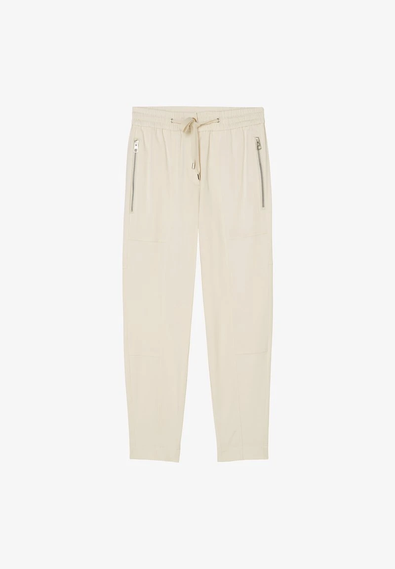 Marc O'Polo TRAVEL MODELL LONTTA AUS - Stoffhose - Chalky Sand 8 Marc O'Polo TRAVEL MODELL LONTTA AUS - Stoffhose - Chalky Sand – Bild 6