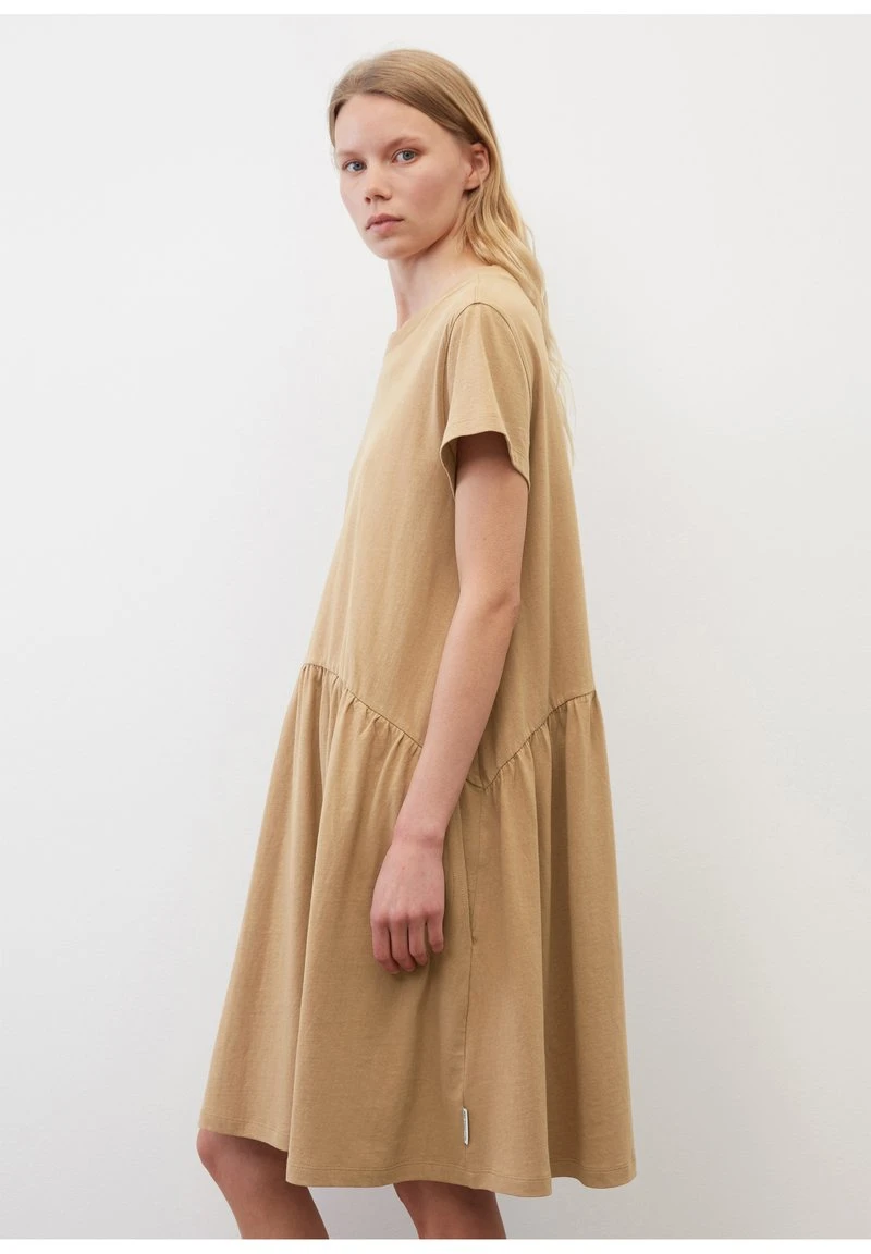 Marc O'Polo DENIM DRESS T-SHIRT STYLE HEAVY RAW RUFFLES - Jerseykleid - Bright Chestnut 5 Marc O'Polo DENIM DRESS T-SHIRT STYLE HEAVY RAW RUFFLES - Jerseykleid - Bright Chestnut – Bild 3