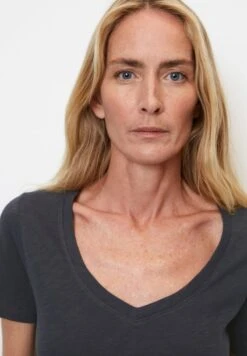 Marc O'Polo V-NECK REGULAR - T-Shirt Basic - Deep Blue Sea -Marc OPolo Geschaft 6759a8e58b0d4a3d8e68df0193aa922f