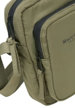 Marc O'Polo Umhängetasche - Olive 13 Marc O'Polo Umhängetasche - Olive -Marc OPolo Geschaft 6ee0632722134fb88fa4aa194e93aa22