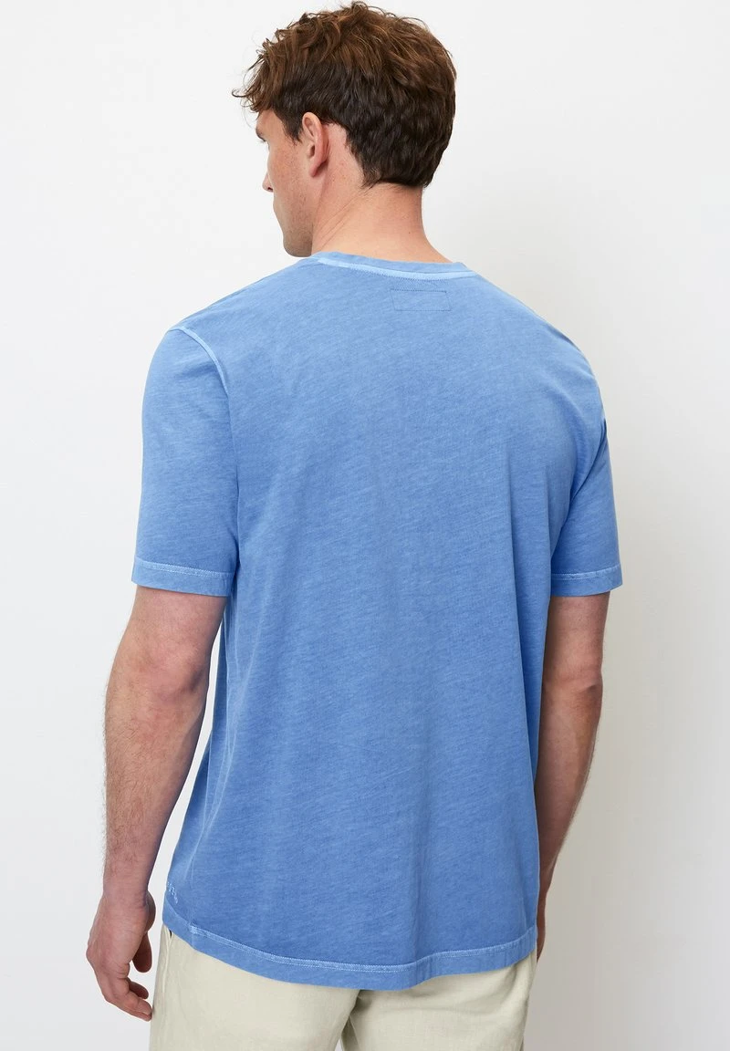 Marc O'Polo V-NECK- REGULAR AUS REINER BIO - T-Shirt Basic - Azur Blue 5 Marc O'Polo V-NECK- REGULAR AUS REINER BIO - T-Shirt Basic - Azur Blue – Bild 3
