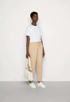 Marc O'Polo PANTS O-SHAPED LEG HIGH RISE CUFFS - Stoffhose - Frosty Sand -Marc OPolo Geschaft 73fa1837b79f4435b925ed0d8b19c398