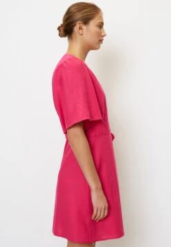 Marc O'Polo WRAP STYLE FLARED SLEEVE SHORT - Freizeitkleid - Dahlia Pink -Marc OPolo Geschaft 77d20bcd113d4100a43b358e2b7e5518