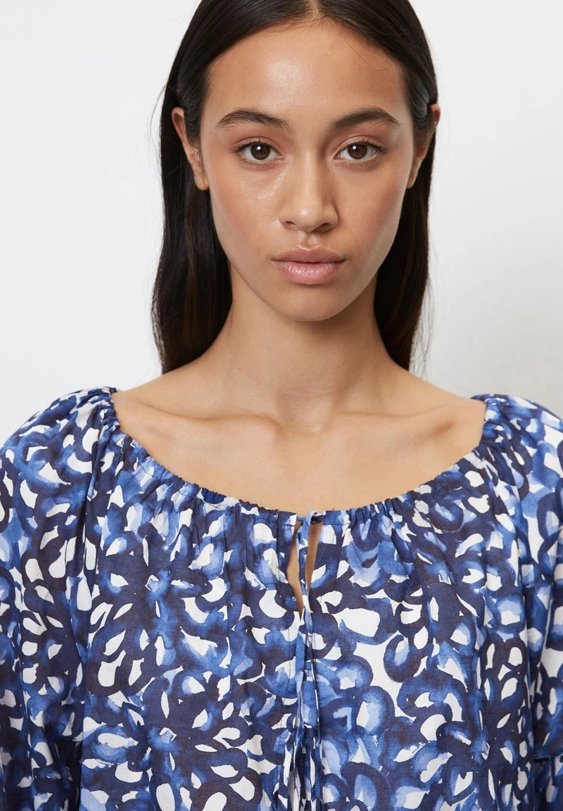 Marc O'Polo KURZES PRINT-BLUMEN AUS CRISPY-VOILE - Freizeitkleid - Multi Indigo 6 Marc O'Polo KURZES PRINT-BLUMEN AUS CRISPY-VOILE - Freizeitkleid - Multi Indigo – Bild 4