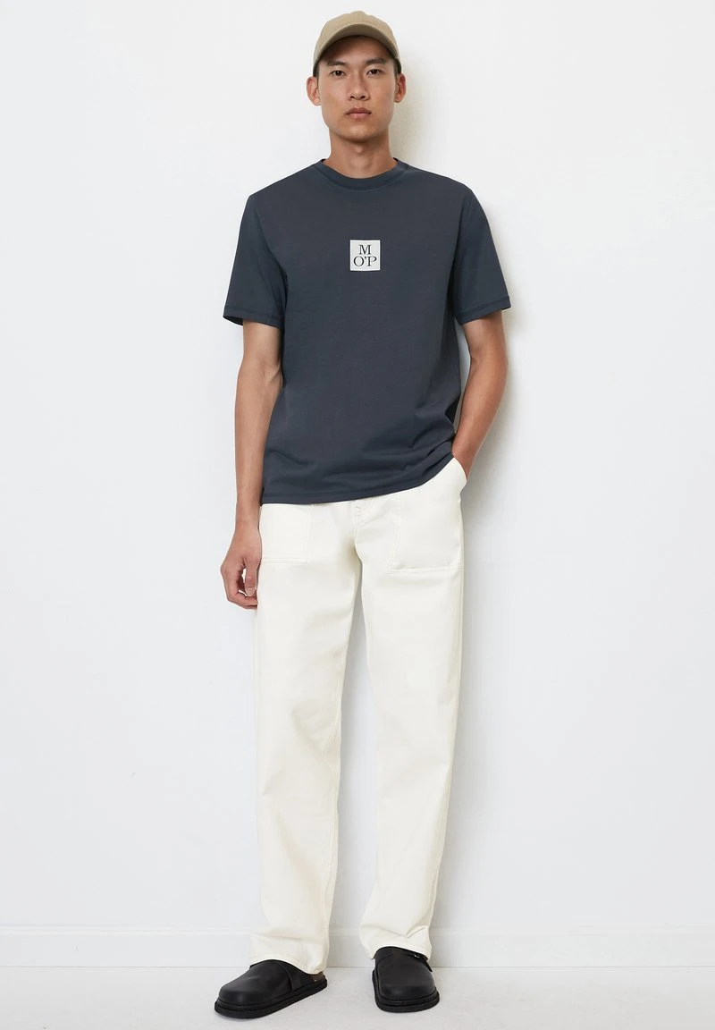 Marc O'Polo REGULAR - T-Shirt Print - Dark Navy 4 Marc O'Polo REGULAR - T-Shirt Print - Dark Navy – Bild 2