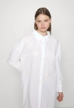 Marc O'Polo PASSIONATE POPLIN (COTTON POPLIN) - Strandaccessoire - White -Marc OPolo Geschaft 85d1abe693764e91892378a54dd48190