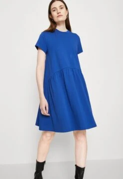 Marc O'Polo DENIM DRESS STYLE HEAVY RAW RUFFLES - Jerseykleid - Kensington Blue 11 Marc O'Polo DENIM DRESS STYLE HEAVY RAW RUFFLES - Jerseykleid - Kensington Blue -Marc OPolo Geschaft 8b5642ed98574af7ae93f39087ef071d