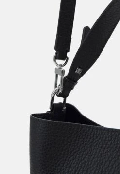 Marc O'Polo BRINJA - Handtasche - Black -Marc OPolo Geschaft 8b79b2c24d8a4a5aa1a388b4ae8c624f