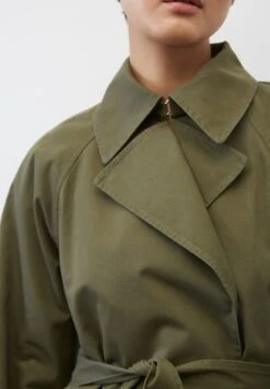 Marc O'Polo KURZ - Trenchcoat - Wild Olive 11 Marc O'Polo KURZ - Trenchcoat - Wild Olive -Marc OPolo Geschaft 8ba8ec84001546febad032e6a6ff75c8