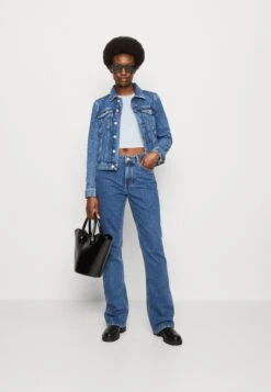 Marc O'Polo DENIM TROUSERS HIGH WAIST LOOSE LEG REGULAR LENGTH - Flared Jeans - Multi/vintage Mid Blue 9 Marc O'Polo DENIM TROUSERS HIGH WAIST LOOSE LEG REGULAR LENGTH - Flared Jeans - Multi/vintage Mid Blue -Marc OPolo Geschaft 8da4352126e34f3ca86e8cd14012b6ea