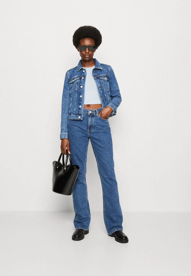 Marc O'Polo DENIM TROUSERS HIGH WAIST LOOSE LEG REGULAR LENGTH - Flared Jeans - Multi/vintage Mid Blue 4 Marc O'Polo DENIM TROUSERS HIGH WAIST LOOSE LEG REGULAR LENGTH - Flared Jeans - Multi/vintage Mid Blue – Bild 2