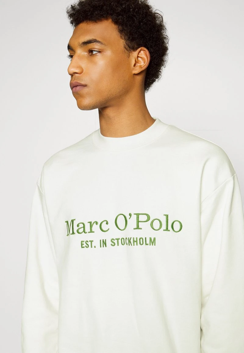 Marc O'Polo CREWNECK, EMBROIDERED ARTWORK ON CHEST - Sweatshirt - White 6 Marc O'Polo CREWNECK, EMBROIDERED ARTWORK ON CHEST - Sweatshirt - White – Bild 4