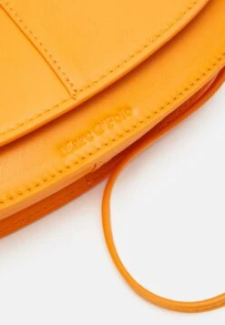 Marc O'Polo TALVA - Umhängetasche - Faded Marigold 12 Marc O'Polo TALVA - Umhängetasche - Faded Marigold -Marc OPolo Geschaft 9042442cab14485f9d3d98af4397863d