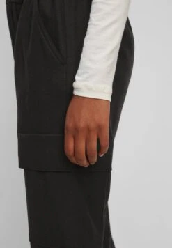 Marc O'Polo TAILORED JOGG-PANTS AUS VISKOSE-WOLLE-MIX - Cargohose - Black 12 Marc O'Polo TAILORED JOGG-PANTS AUS VISKOSE-WOLLE-MIX - Cargohose - Black -Marc OPolo Geschaft 92fe169aed424de7a901ee3ba57437db