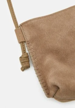 Marc O'Polo MOD. SWEA - Umhängetasche - Dusty Earth -Marc OPolo Geschaft 9b15ac6bb943479bb9baa8c792f4bc42