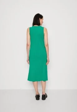 Marc O'Polo SLEEVE LESS EASY FIT - Jerseykleid - Vivid Green 10 Marc O'Polo SLEEVE LESS EASY FIT - Jerseykleid - Vivid Green -Marc OPolo Geschaft 9b1e4d2fde5745429d4d5123e4c27ed2