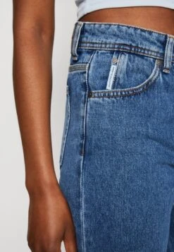 Marc O'Polo DENIM TROUSERS HIGH WAIST LOOSE LEG REGULAR LENGTH - Flared Jeans - Multi/vintage Mid Blue 13 Marc O'Polo DENIM TROUSERS HIGH WAIST LOOSE LEG REGULAR LENGTH - Flared Jeans - Multi/vintage Mid Blue -Marc OPolo Geschaft a09e363feeaf435f8c135322c6d9f4af