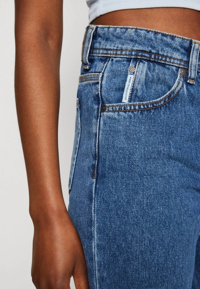 Marc O'Polo DENIM TROUSERS HIGH WAIST LOOSE LEG REGULAR LENGTH - Flared Jeans - Multi/vintage Mid Blue 8 Marc O'Polo DENIM TROUSERS HIGH WAIST LOOSE LEG REGULAR LENGTH - Flared Jeans - Multi/vintage Mid Blue – Bild 6