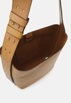 Marc O'Polo MOD. TARY - Umhängetasche - True Camel -Marc OPolo Geschaft a5a68ff9226f4903b9ceef4623b4a868