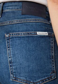 Marc O'Polo DENIM TROUSER BOYFRIEND TAPERED LEG - Jeans Tapered Fit - Multi/fresh Dark Blue -Marc OPolo Geschaft a5f366cec01e4116aa8da37893a6fa74