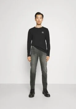 Marc O'Polo DENIM POCKET REGULAR WAIST - Jeans Slim Fit - Mid Grey 9 Marc O'Polo DENIM POCKET REGULAR WAIST - Jeans Slim Fit - Mid Grey -Marc OPolo Geschaft a96875164df848ff84354e6d49e36d0b