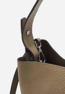 Marc O'Polo BRINJA - Handtasche - Dusty Earth -Marc OPolo Geschaft bb2d81ce1ad64ca885a9c71bd370a5d6