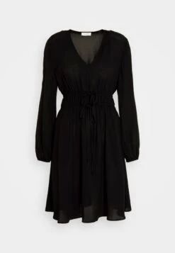 Marc O'Polo DRESS FEMININ STYLE DEEP V-NECK FITTED WAIST - Freizeitkleid - Black -Marc OPolo Geschaft bec2dc6fd60f417c924aa56b4954b4ed