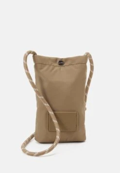 Marc O'Polo EVYN - Handytasche - Dusty Earth -Marc OPolo Geschaft ca516cfcd97b4e5f8a74fae5f1e30fad 1