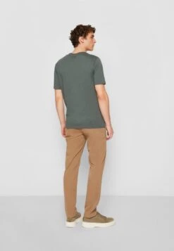 Marc O'Polo SHORT SLEEVE LOGO - T-Shirt Basic - Mangrove -Marc OPolo Geschaft cb3cd6f02b0541e0a481709585e87d0e