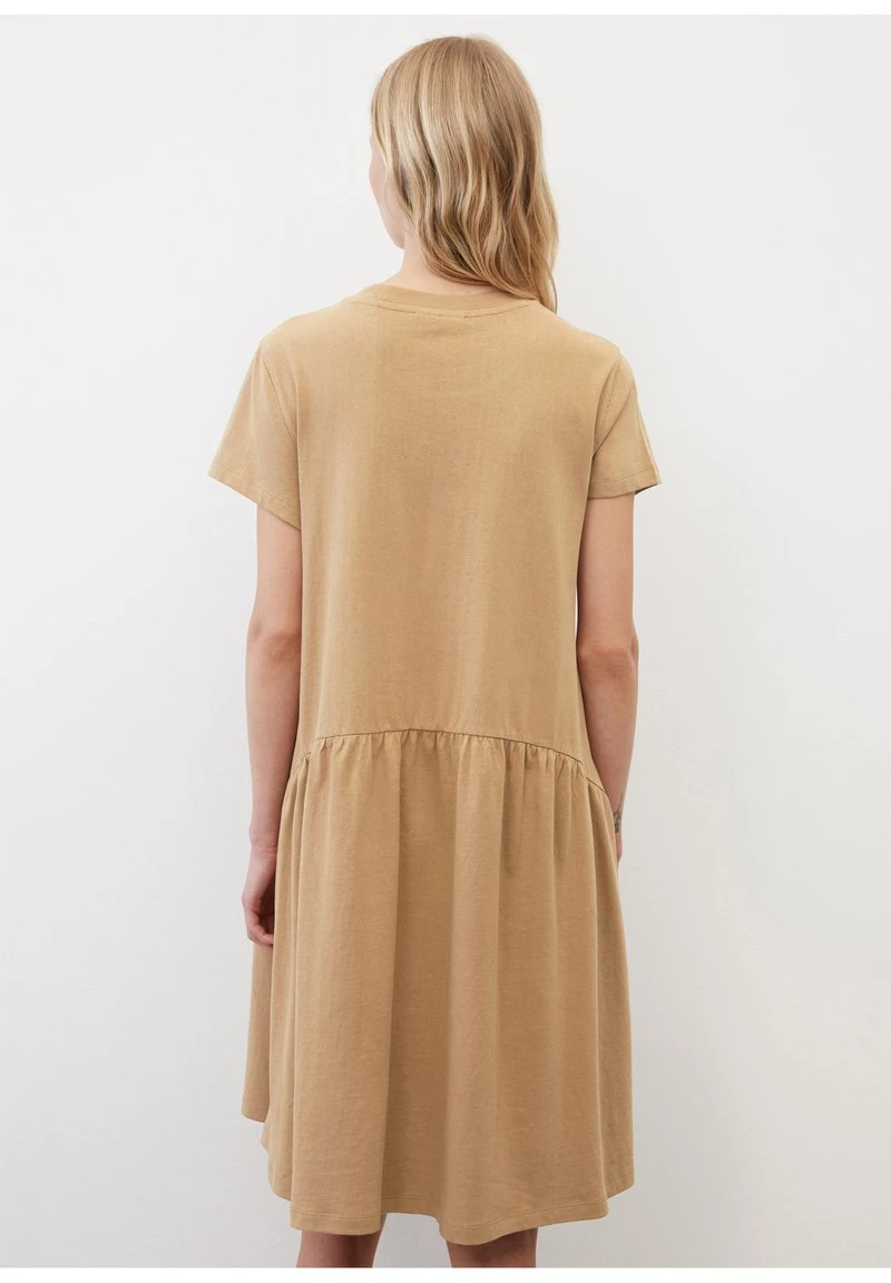 Marc O'Polo DENIM DRESS T-SHIRT STYLE HEAVY RAW RUFFLES - Jerseykleid - Bright Chestnut 4 Marc O'Polo DENIM DRESS T-SHIRT STYLE HEAVY RAW RUFFLES - Jerseykleid - Bright Chestnut – Bild 2