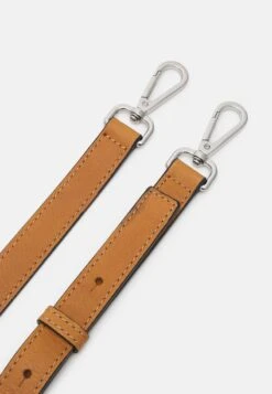 Marc O'Polo HEDDY - Handtasche - True Camel 12 Marc O'Polo HEDDY - Handtasche - True Camel -Marc OPolo Geschaft d3effad1b3ba4666998403139ad0ba36