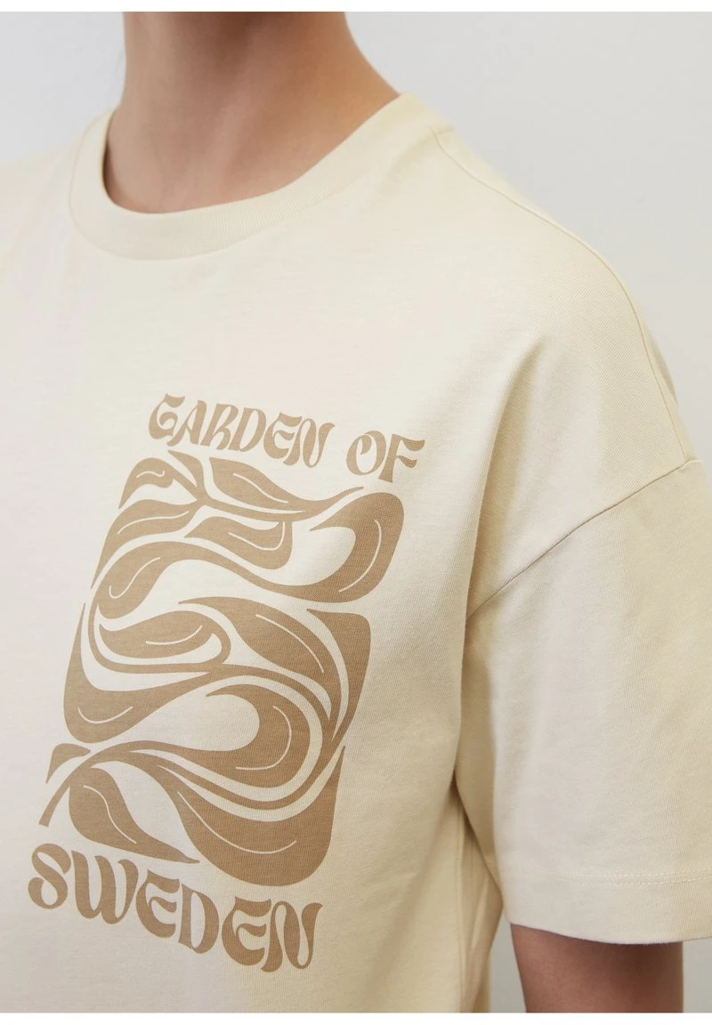 Marc O'Polo RUNDHALS REGULAR - T-Shirt Print - Chalky Sand 5 Marc O'Polo RUNDHALS REGULAR - T-Shirt Print - Chalky Sand – Bild 3