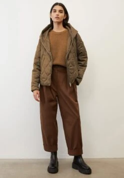 Marc O'Polo CAPE, ONION QUILTING, PADDED, RELAXED FIT, SIDE SLITS, FIXED HOOD, WELT POCKETS - Übergangsjacke - Dark Walnut -Marc OPolo Geschaft de0c3c5103ee4e218bdbcc2a698a1859